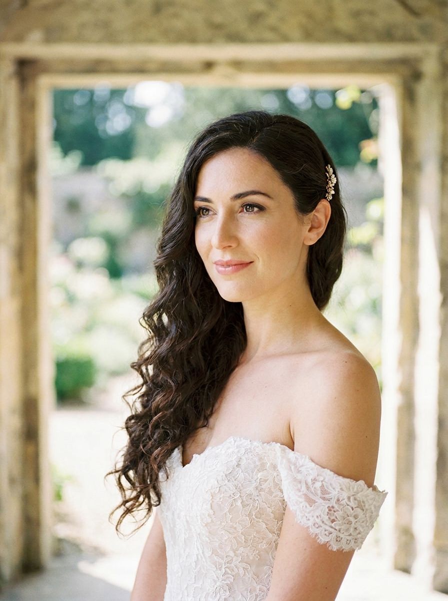 Seitlich gesteckte Locken - Locken Frisuren Hochzeit